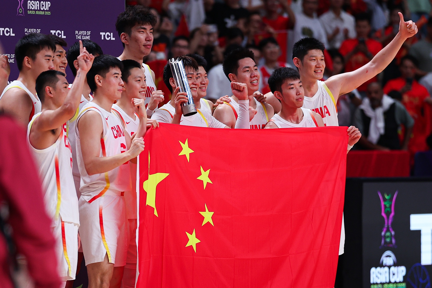 赵睿坦言团队蜕变：中国男篮昔日斗志正在重现