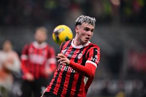 开云官网-隆戈：法布雷加斯希望签下A-希门尼斯，预计米兰几小时内答复