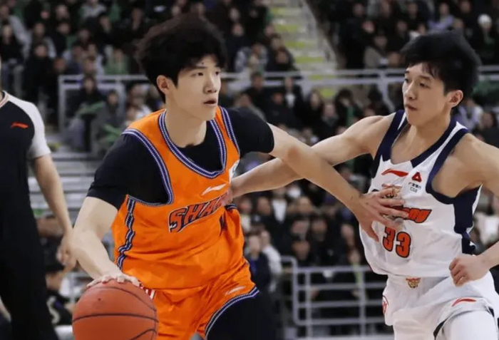 kaiyun-上海两小将打服众人！小偰已胜任主控，马典成可取代刘礼嘉太全面|广东|偰李永炜|崔晓龙|袁堂文|哈桑-怀特塞德_新浪体育_新浪新闻