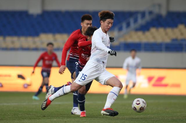 开云官网-两个赛季0进球杨旭延续首发 尴尬的是他还是申花？